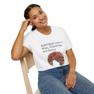 Chic Auntie T-Shirt - Floral Design, Trendy Gift for Family, Casual Wear, Perfect for Birthdays, Mother's Day, Celebrations, and More