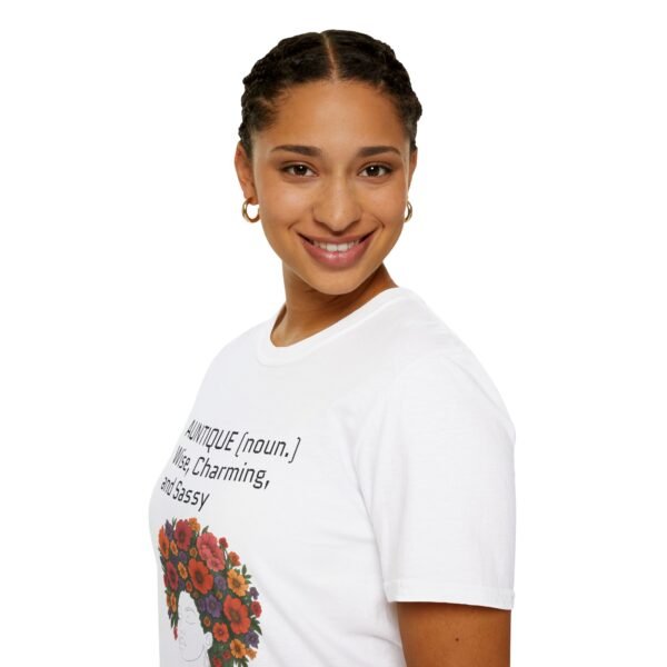 3782720193311160555_2048.jpeg Chic Auntie T-Shirt - Floral Design, Trendy Gift for Family, Casual Wear, Perfect for Birthdays, Mother's Day, Celebrations, and More