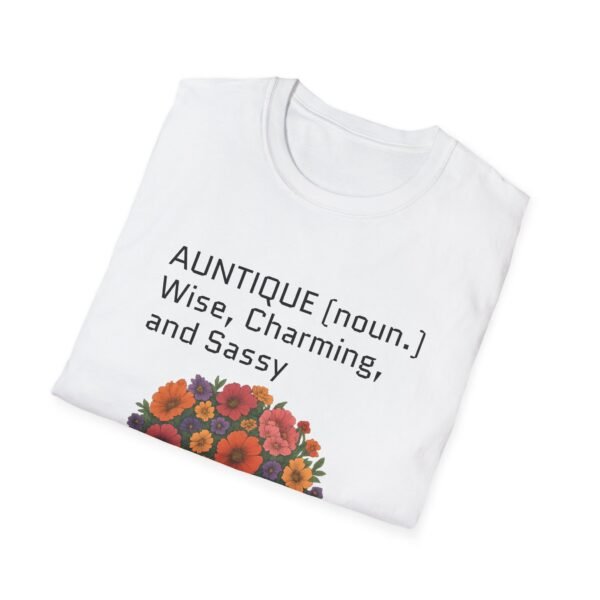 7557830684896398850_2048.jpeg Chic Auntie T-Shirt - Floral Design, Trendy Gift for Family, Casual Wear, Perfect for Birthdays, Mother's Day, Celebrations, and More